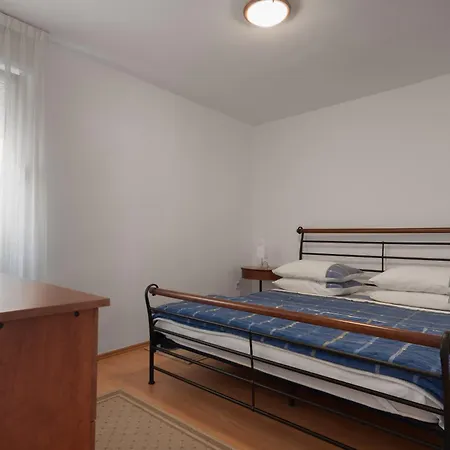 Apartment Galatea - Town Centre With Free Parking