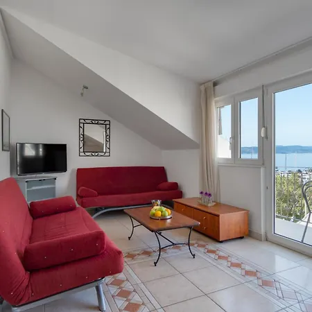 Apartment Galatea - Town Centre With Free Parking Baska Voda