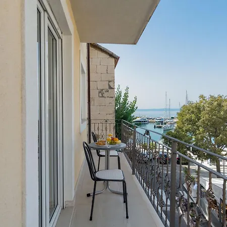 Apartment Galatea - Town Centre With Free Parking