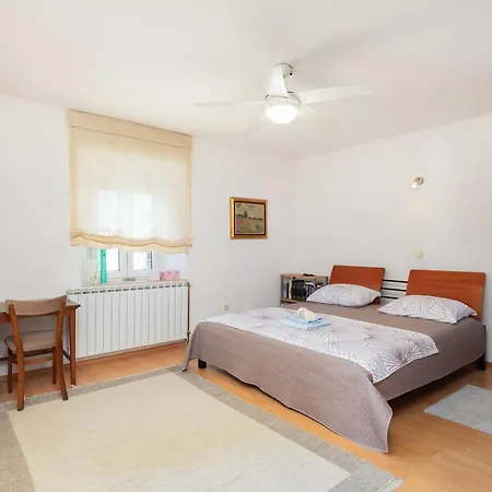 Apartment Galatea - Town Centre With Free Parking *