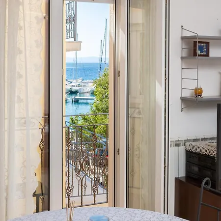 Apartment Galatea - Town Centre With Free Parking Baska Voda