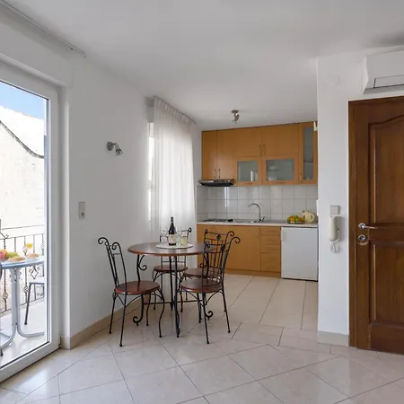 Apartment Galatea - Town Centre With Free Parking *