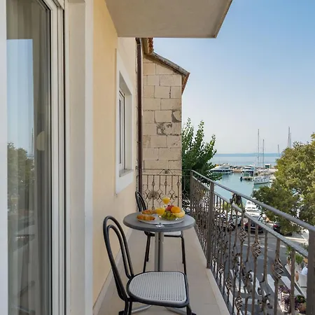 Apartment Galatea - Town Centre With Free Parking Baska Voda