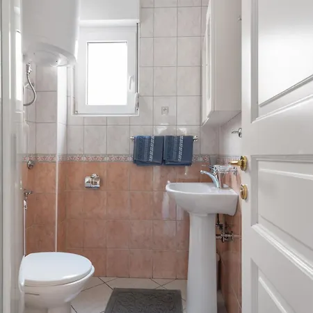 Galatea - Town Centre With Free Parking Apartment