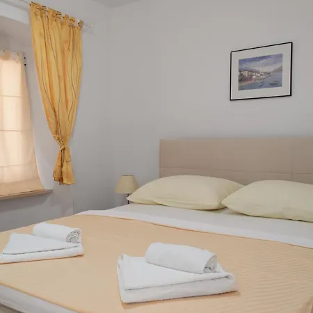 Apartment Galatea - Town Centre With Free Parking Baska Voda