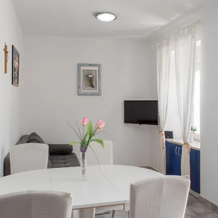 Galatea - Town Centre With Free Parking Apartment *