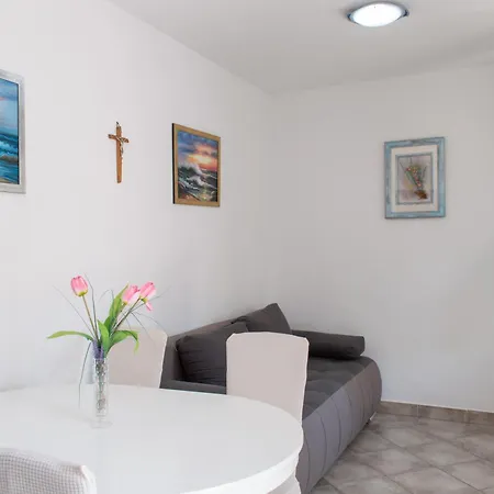 Apartment Galatea - Town Centre With Free Parking *