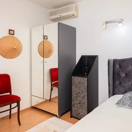 Apartment Galatea - Town Centre With Free Parking