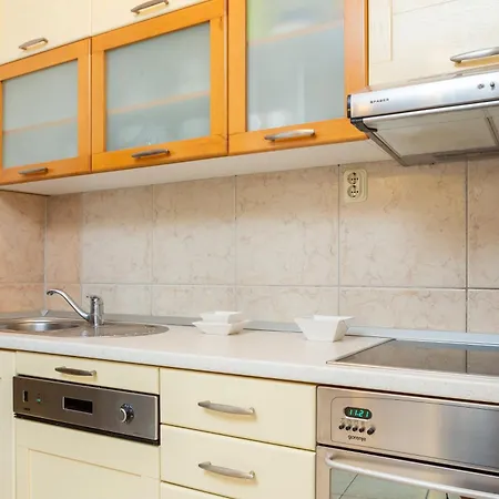 Galatea - Town Centre With Free Parking Apartment Baska Voda