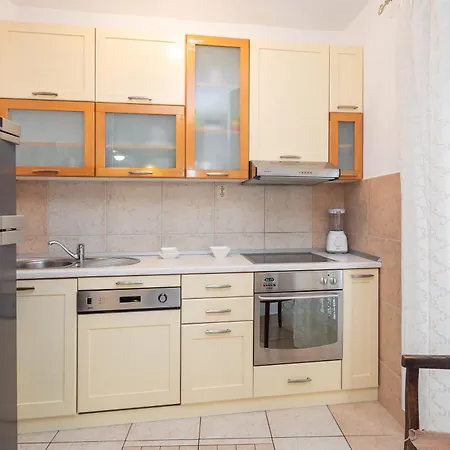 Apartment Galatea - Town Centre With Free Parking