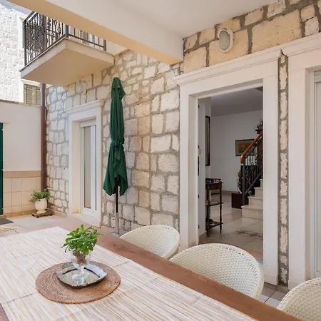Apartment Galatea - Town Centre With Free Parking *
