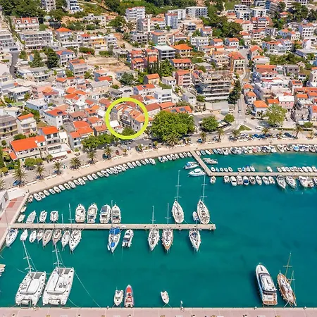 Galatea - Town Centre With Free Parking Apartment