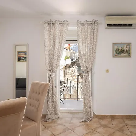 Apartment Galatea - Town Centre With Free Parking *