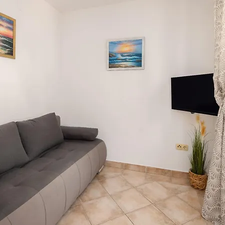 Apartment Galatea - Town Centre With Free Parking *