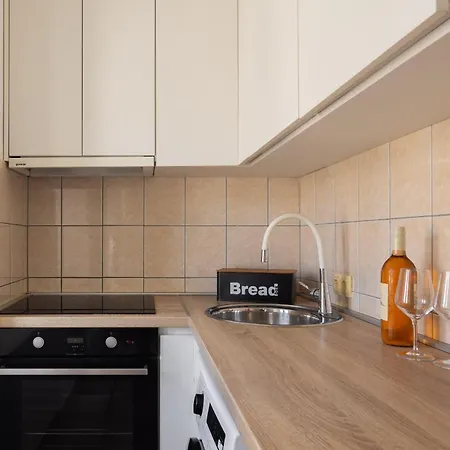 Galatea - Town Centre With Free Parking Apartment Baska Voda