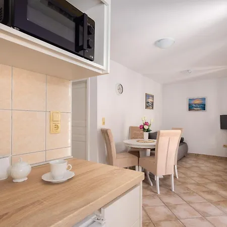 Galatea - Town Centre With Free Parking Apartment Baska Voda
